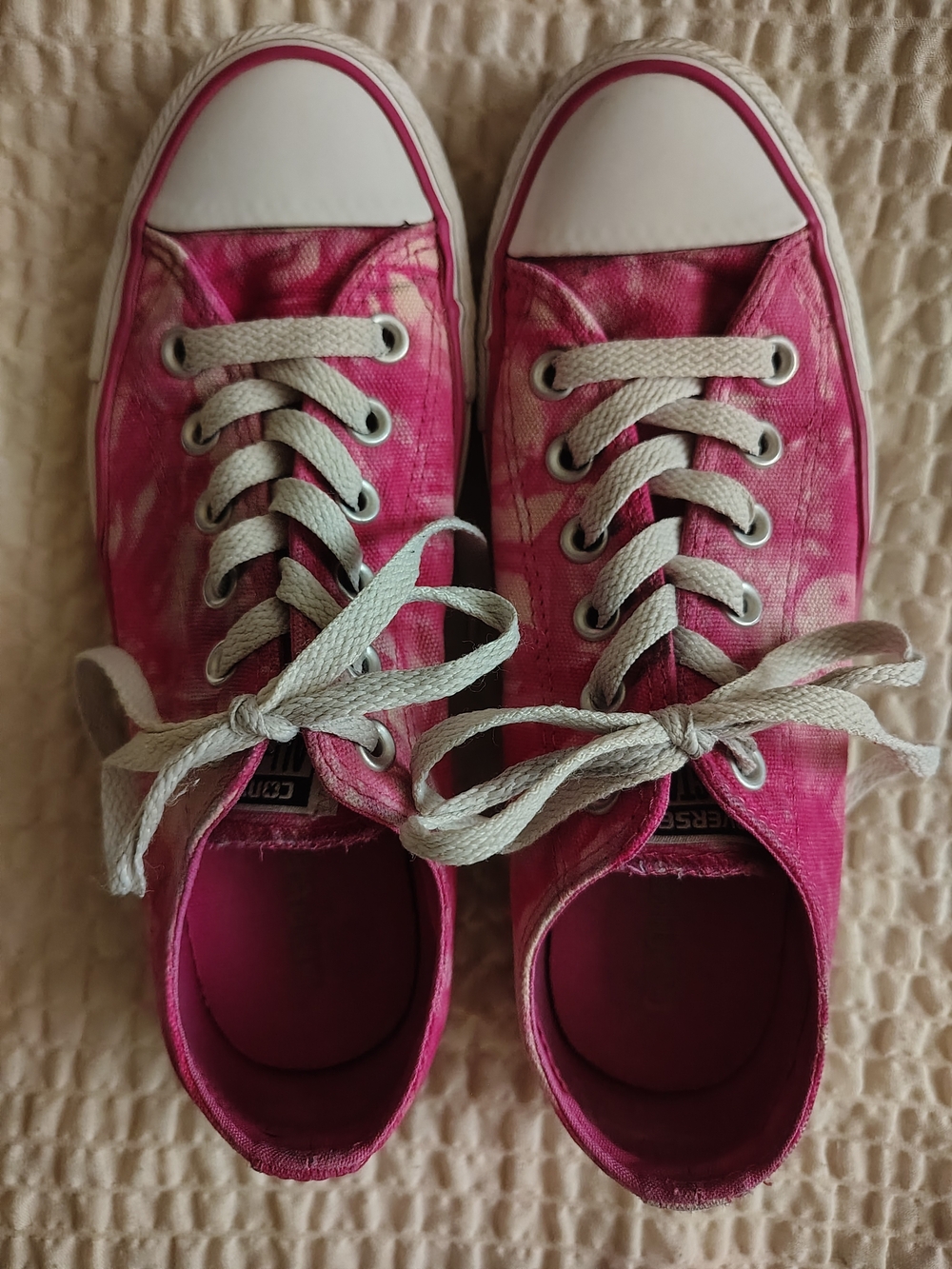 Converse Chuck Taylor All Star Low Top Pink Tie Dye Sneakers Women’s 7 / Men’s 5